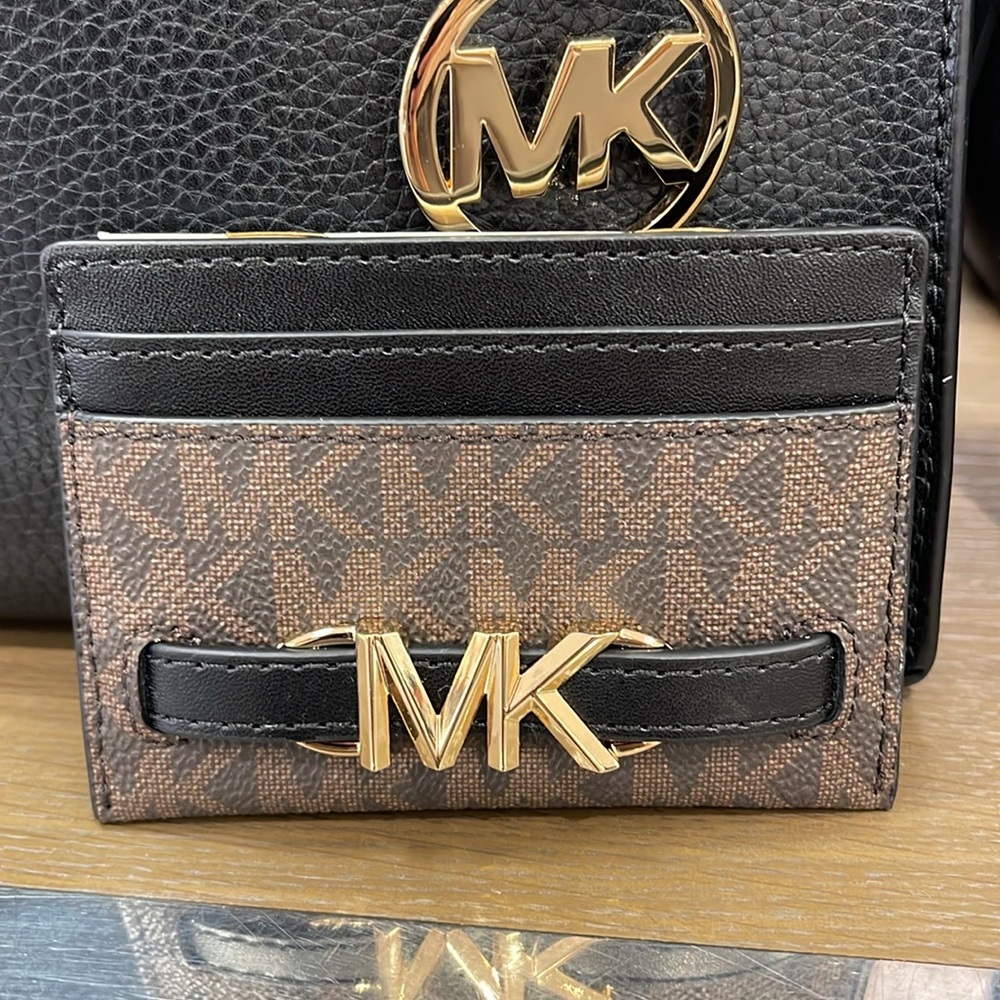 MICHAEL KORS
Reed Large Card Holder Case Wallet 
Brown /Black MK Signature 
NWT - Picture 5 of 16